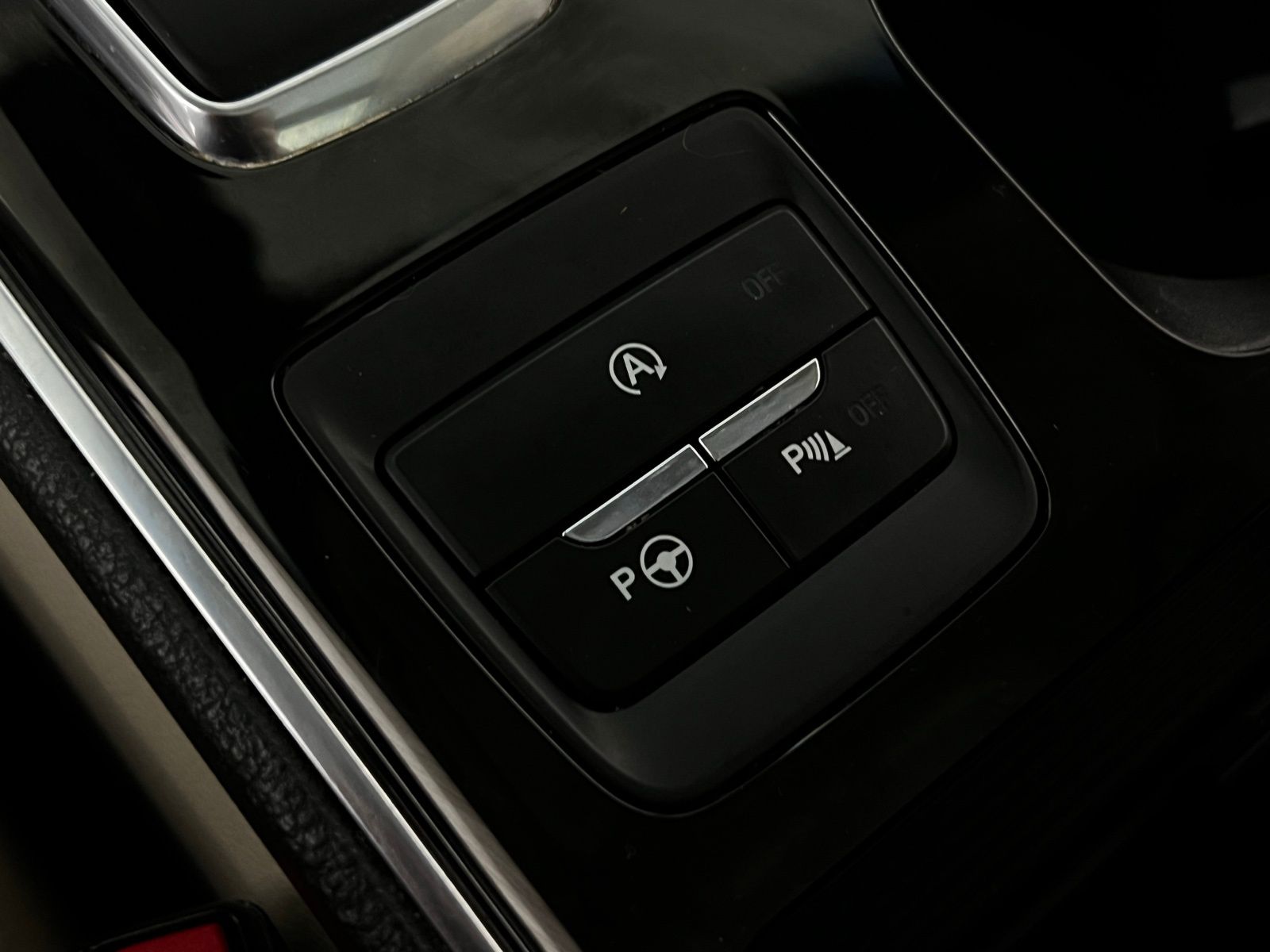 Thumbnail: 2020 Ford Edge - 22