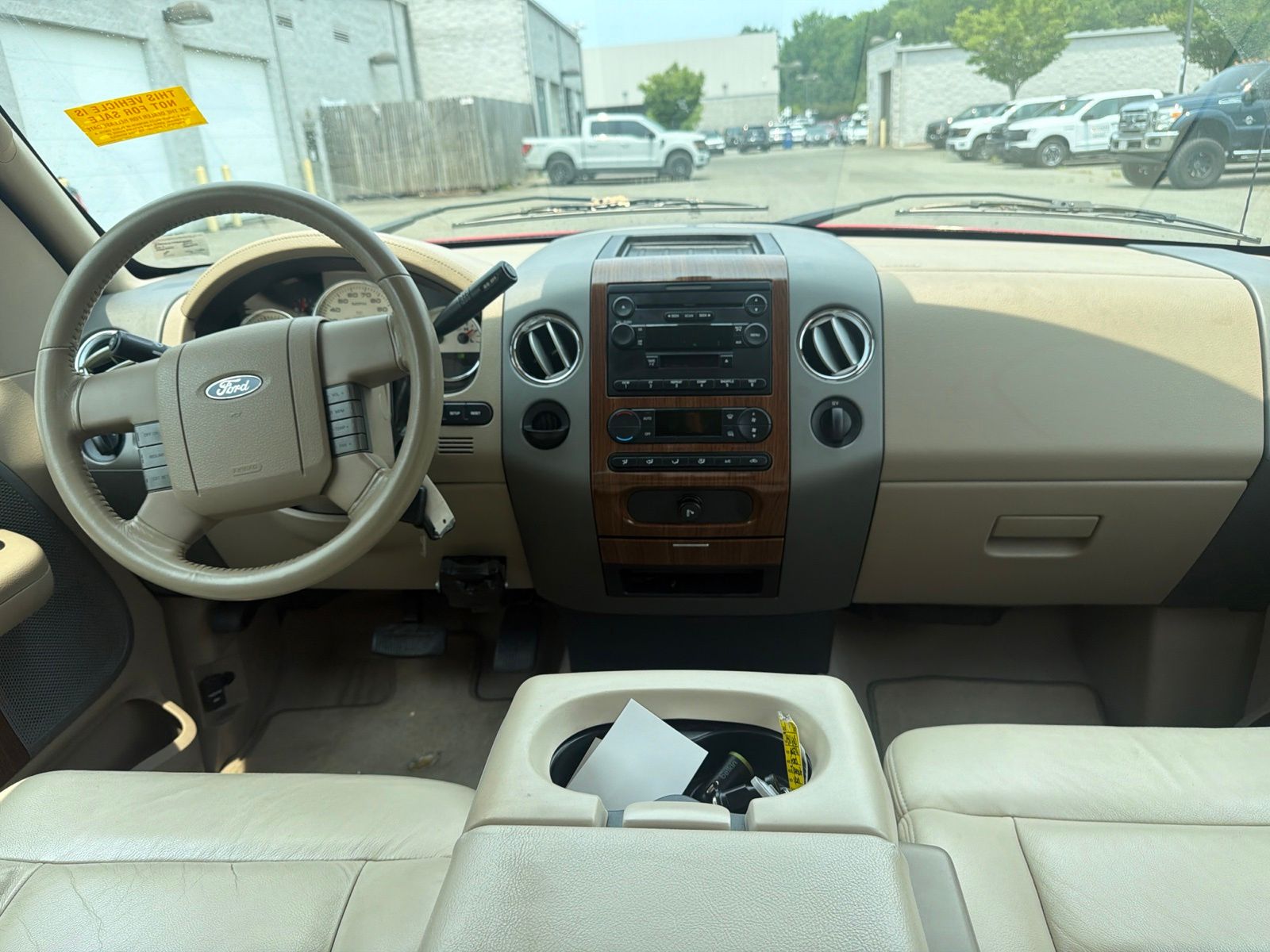 Used 2004  Ford Lariat image 28