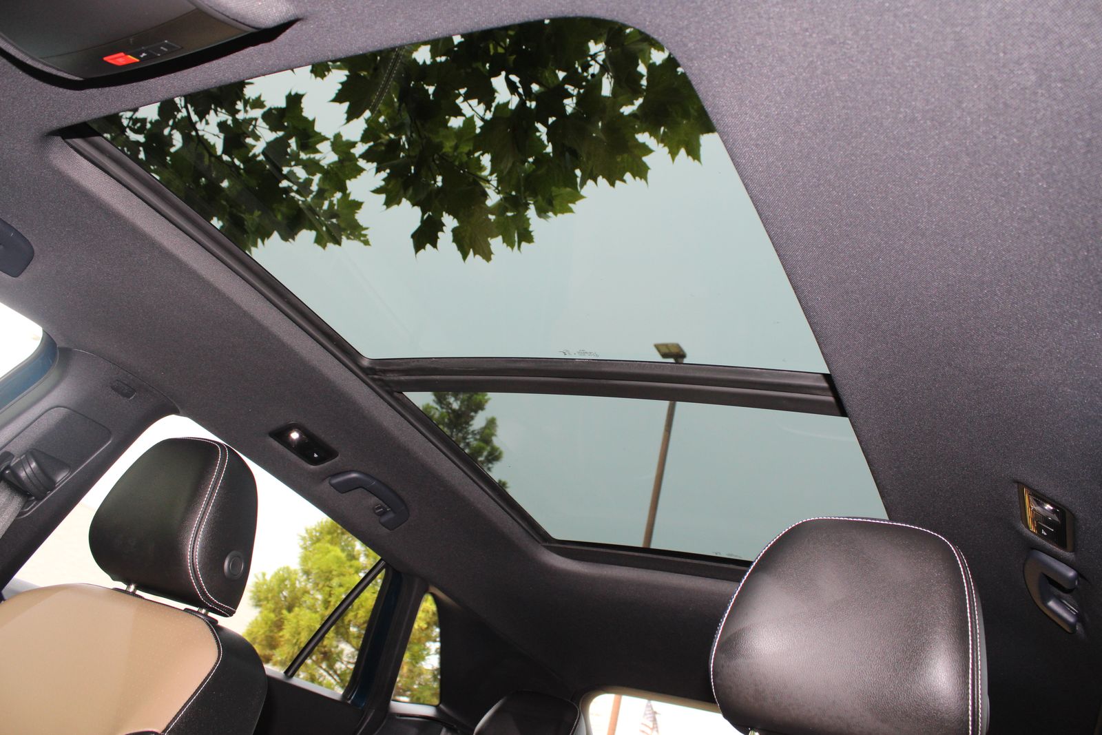 Used 2023 Blue Volkswagen 2.0T SEL R-Line Black image 11