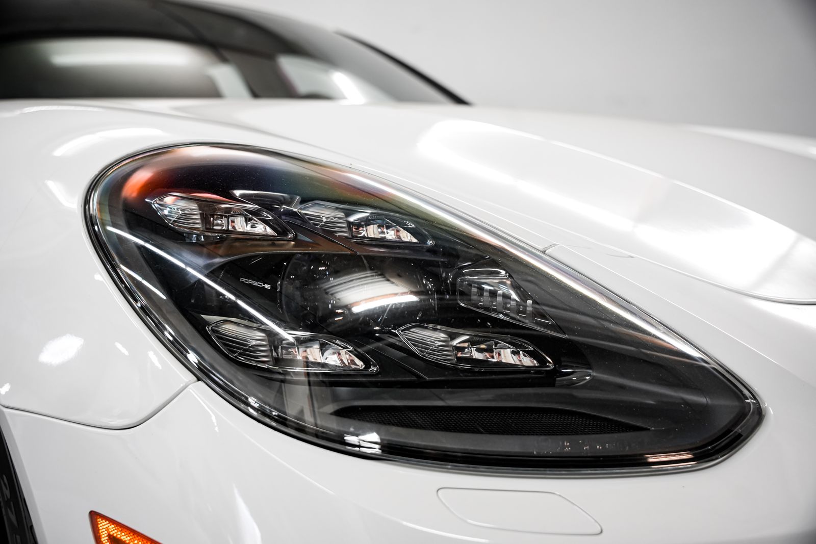 2018 Porsche Panamera Sport Turismo Turbo — photo 45