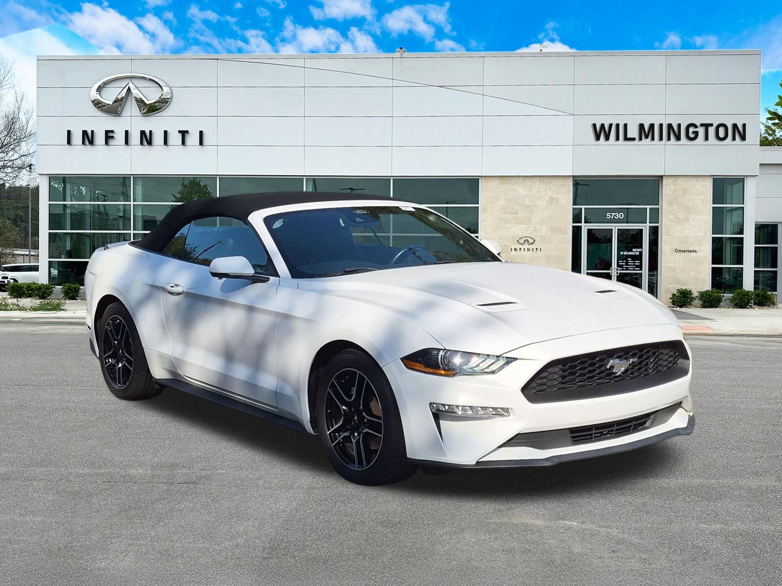 Oxford White 2022 Ford Mustang Convertible Rear-Wheel Drive Automatic