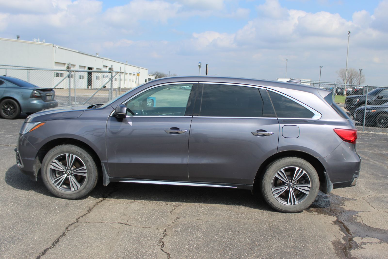 View vehicle photo 3