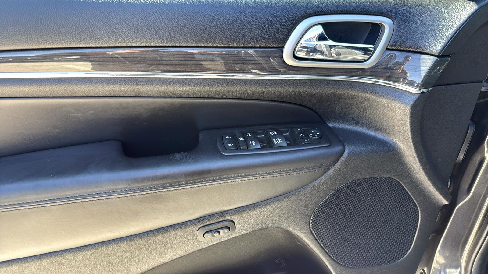 Used Car 2018 Jeep Grand Cherokee  Overland For Sale Under $25,000 In Austin, Texas