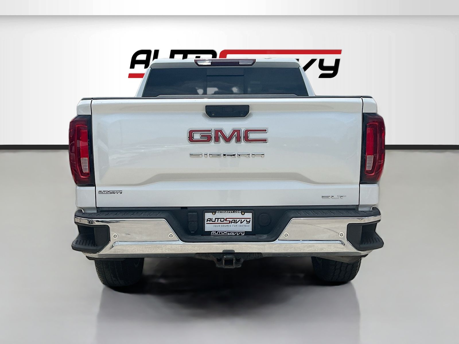 Used 2023 White GMC SLT image 6