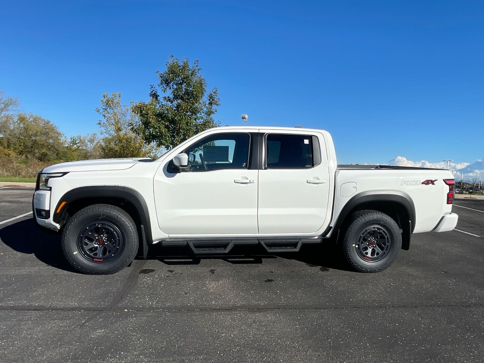 2025 Nissan Frontier PRO-4X 28