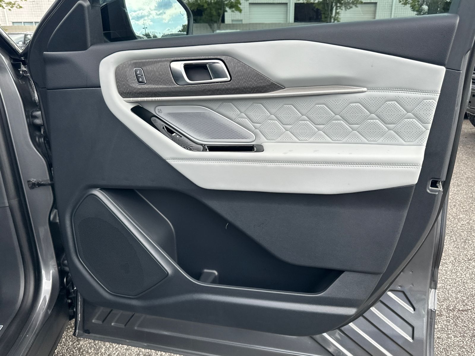 New 2026 Carbonized Gray Metallic Ford Platinum™ image 15