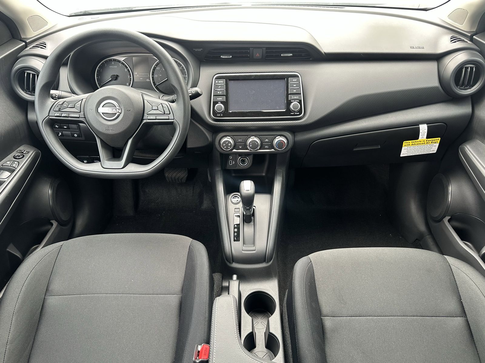 2025 Nissan Kicks Play S photo 2