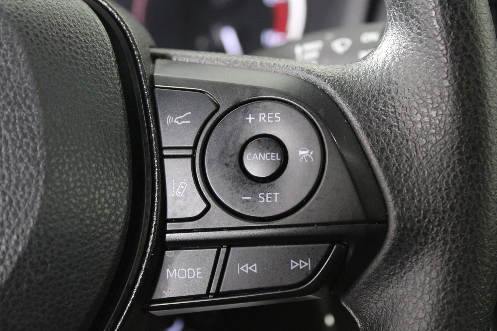 Used 2025 Silver Toyota LE image 28