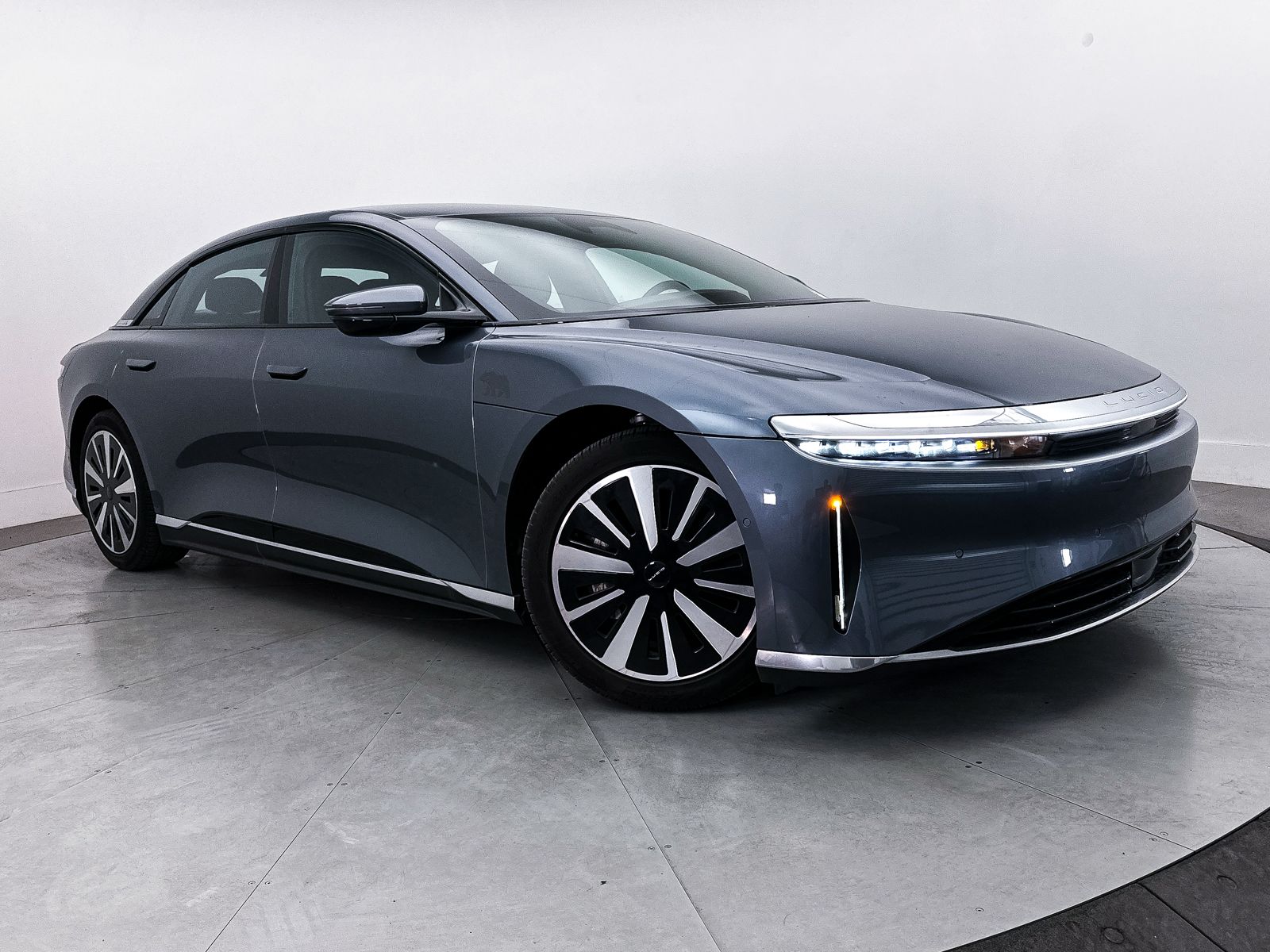 Quantum Gray Metallic 2024 Lucid Air Pure RWD Sedan Rear-Wheel Drive Automatic