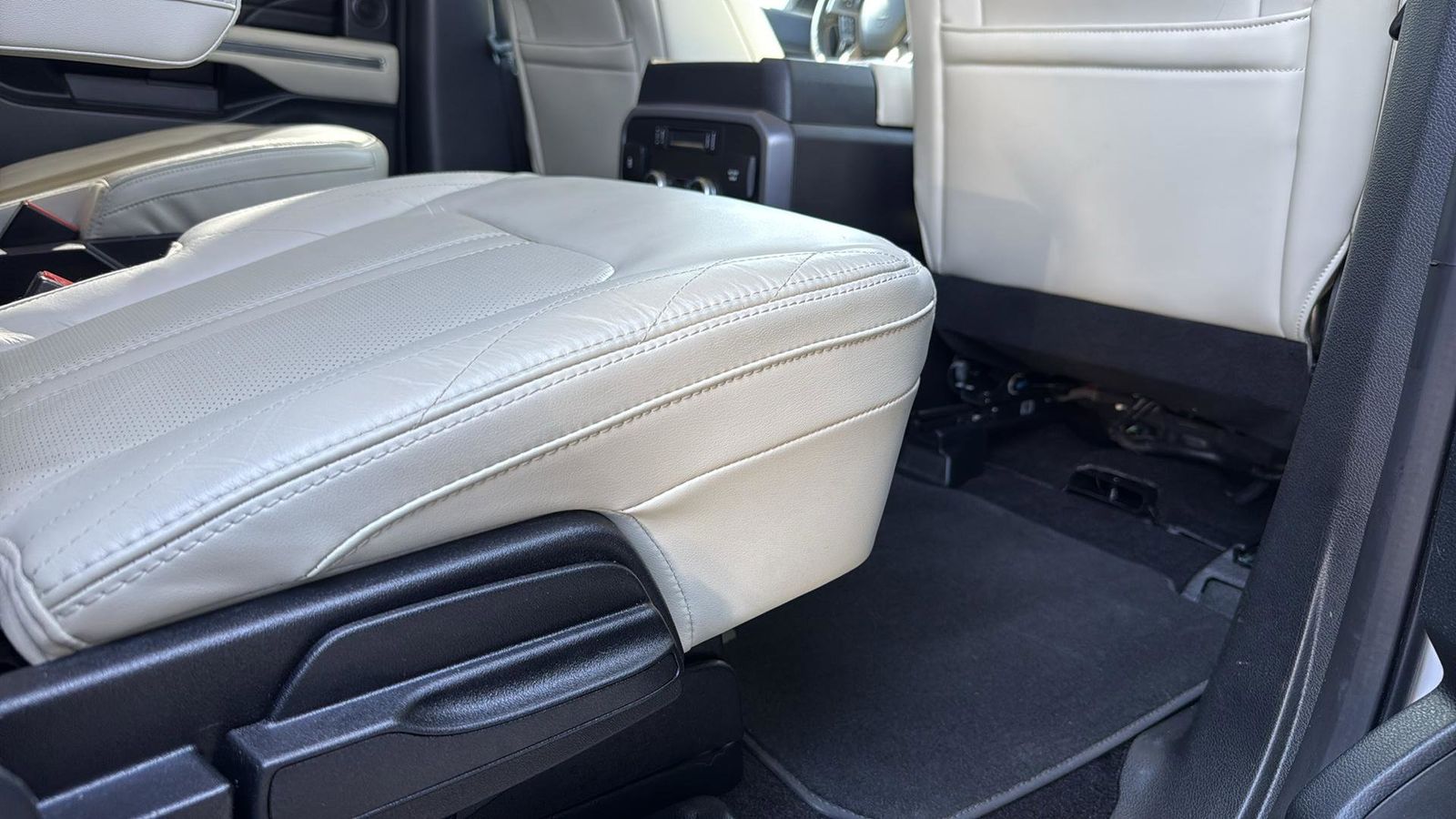 Used Car 2019 Ford Expedition  Platinum For Sale Under $30,000 In Austin, Texas