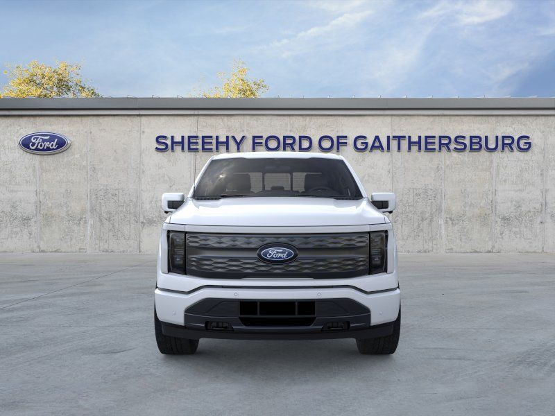 New 2025 Space White Metallic Ford Lariat image 7