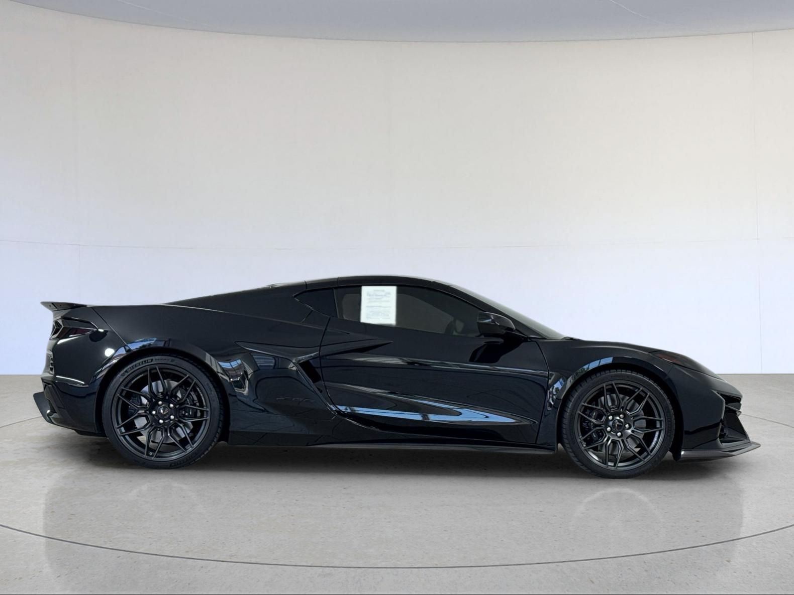 2024 Chevrolet Corvette 3LZ - Photo 8