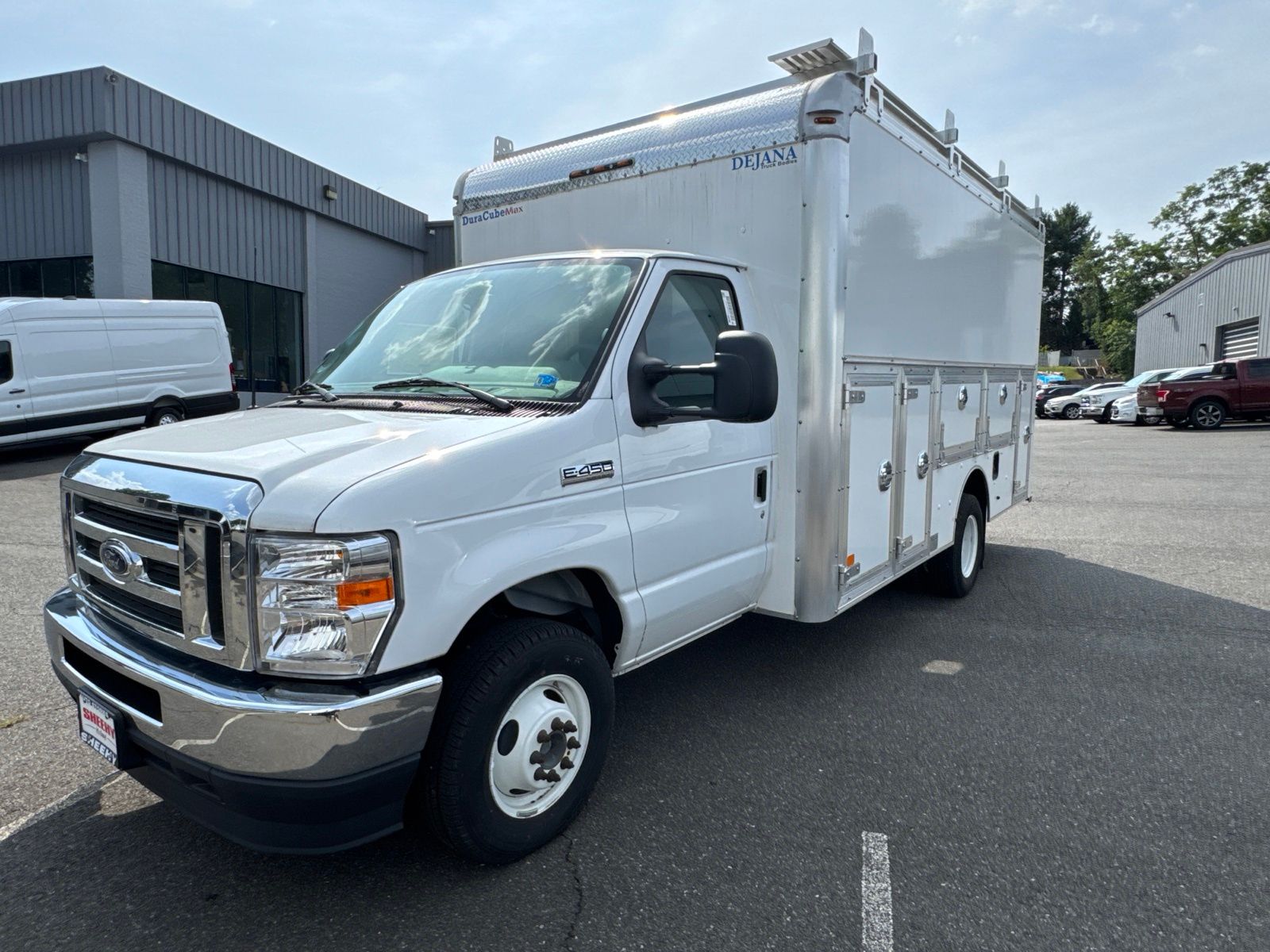 New 2024 Oxford White Ford Base image 2