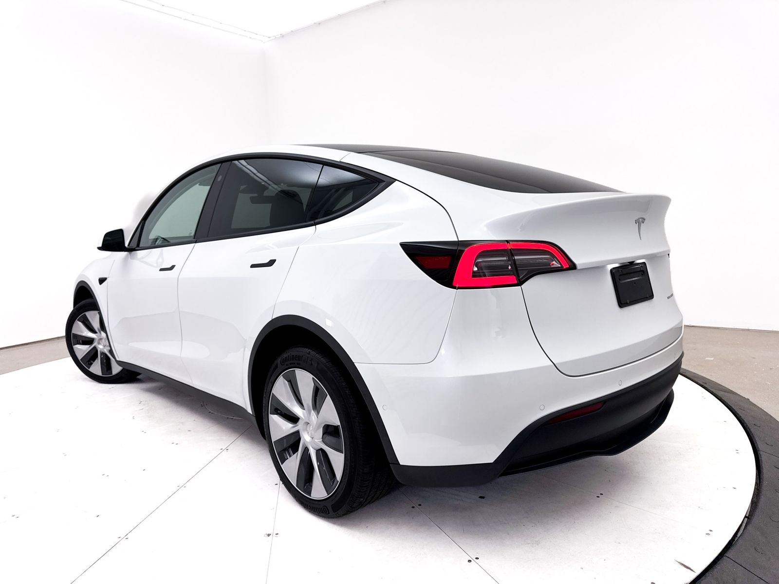 Used 2022 Tesla Model Y Long Range with VIN 7SAYGDEEXNF459011 for sale in Scottsdale, AZ