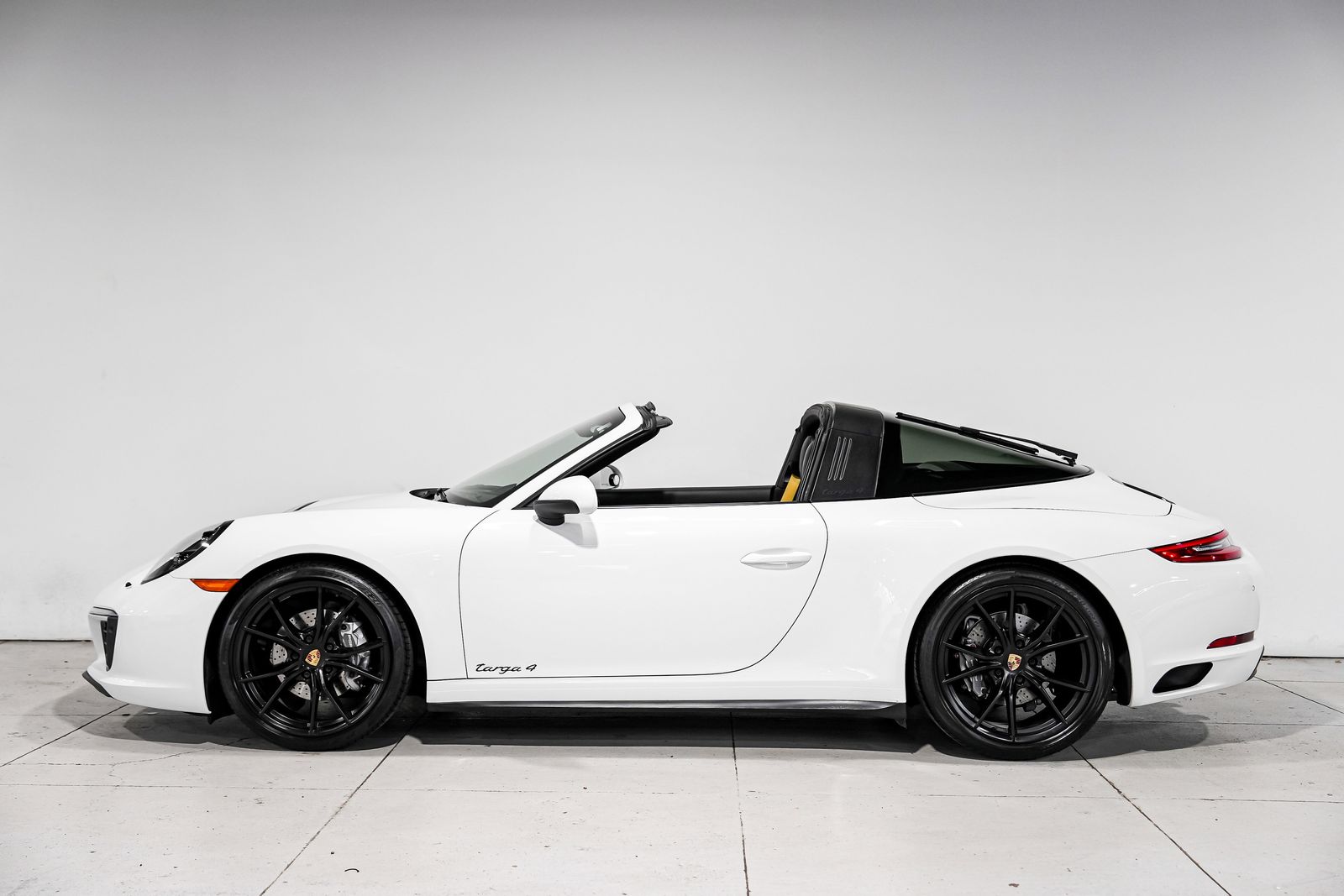 2017 Porsche 911 Targa 4 — photo 7