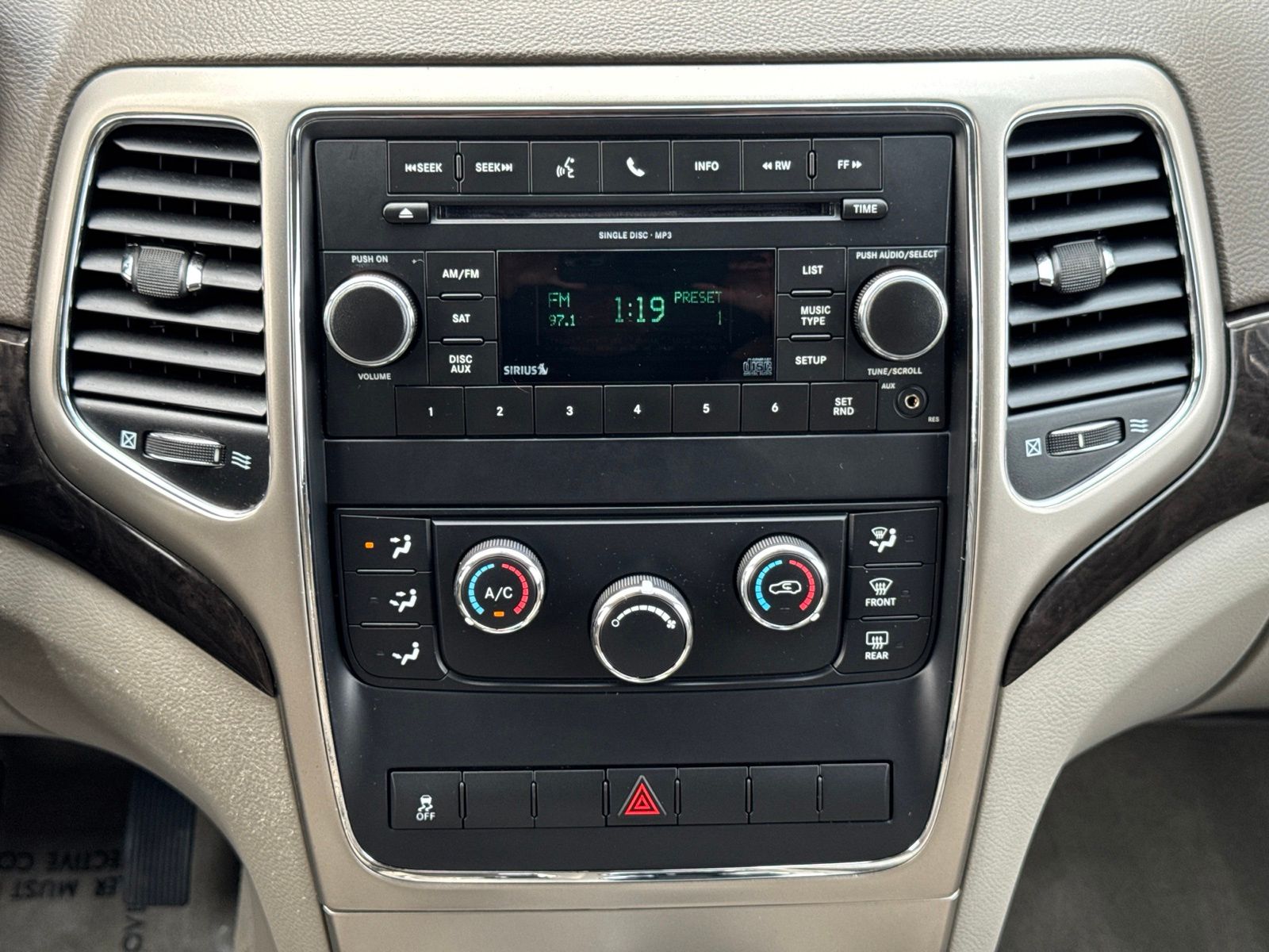 Used 2012 Brilliant Black Crystal Pearlcoat Jeep Laredo image 21
