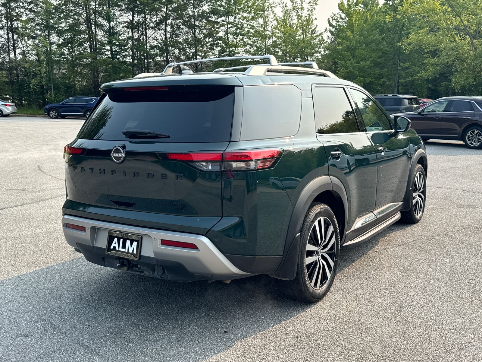 2024 Nissan Pathfinder Platinum photo 4