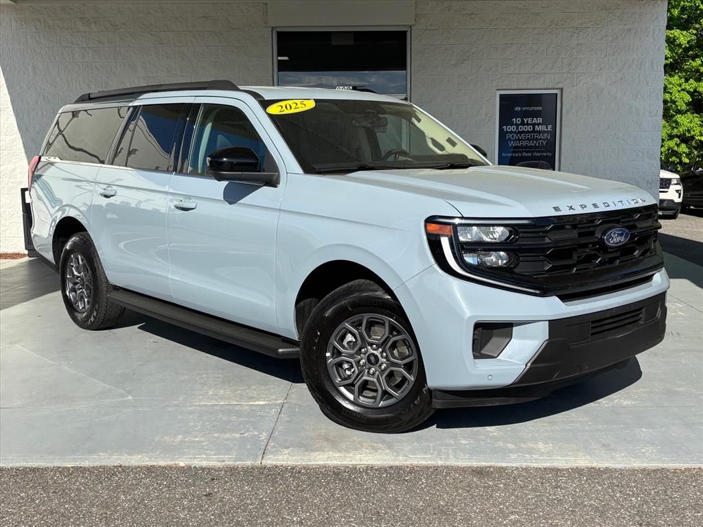 Gray Metallic 2025 Ford Expedition MAX Active RWD SUV / Crossover 4X2 Automatic