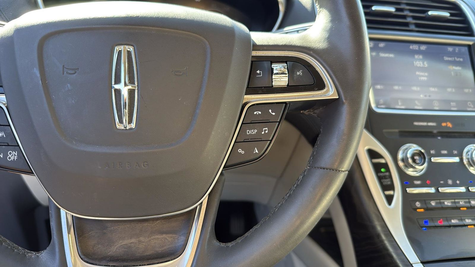 Used Car 2020 Lincoln Nautilus  Reserve For Sale Under $30,000 In Austin, Texas