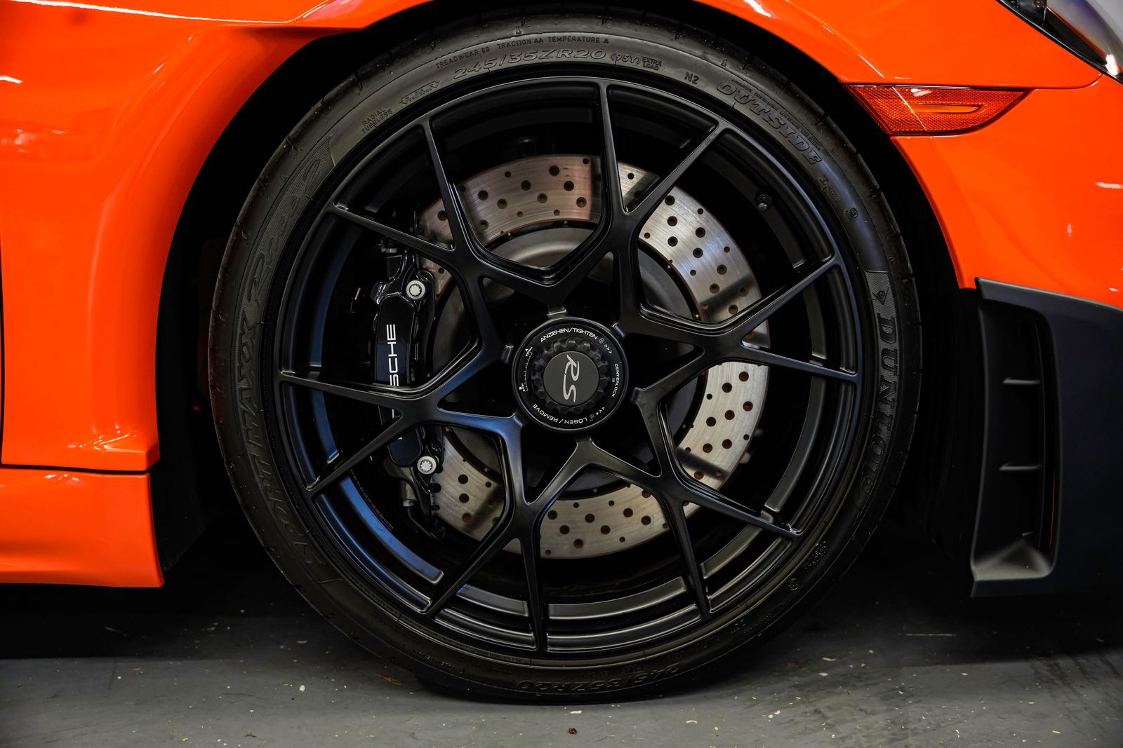 2024 Porsche 718 Spyder RS — photo 43
