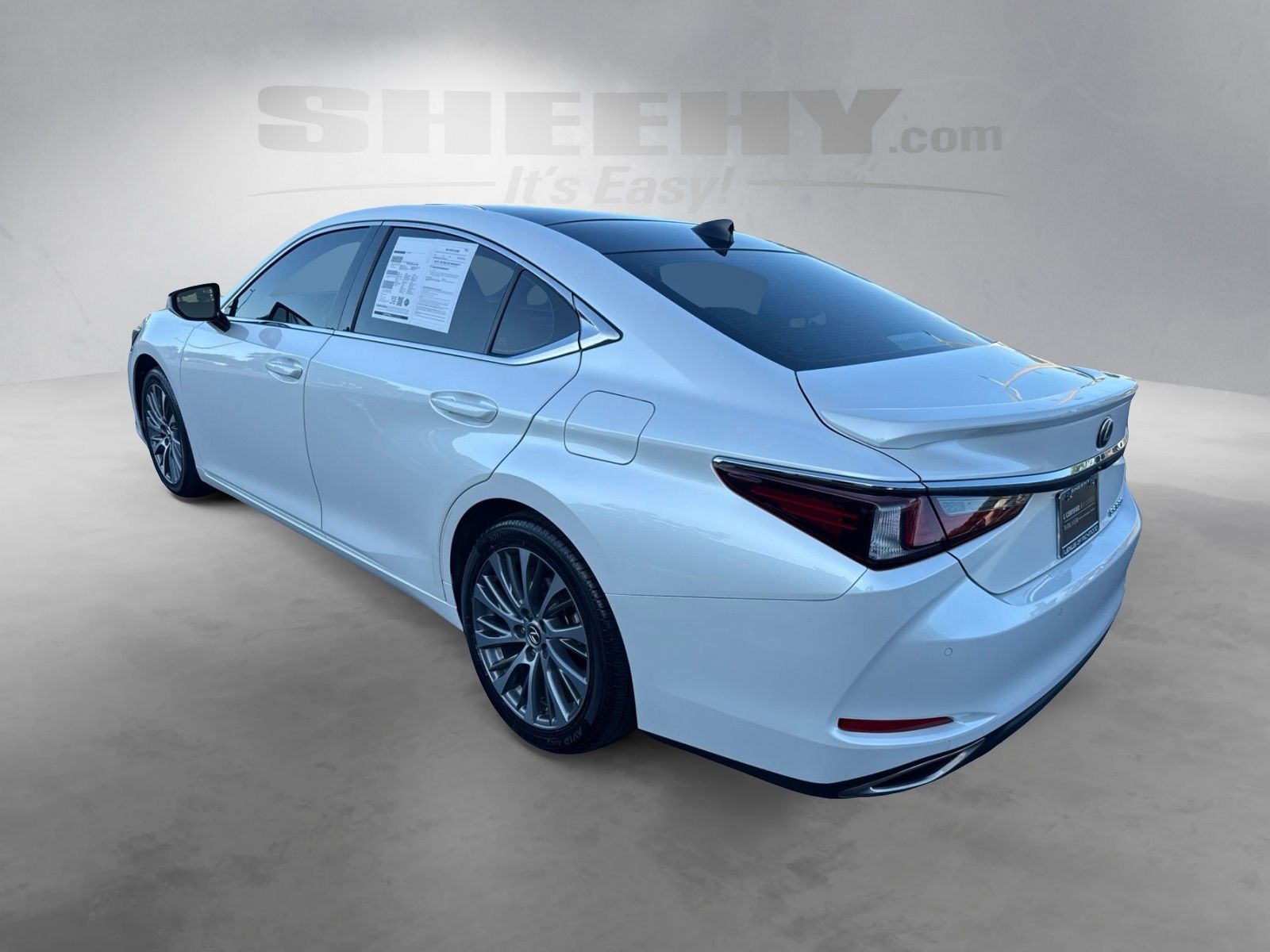 Used 2021 White Lexus 350 image 12