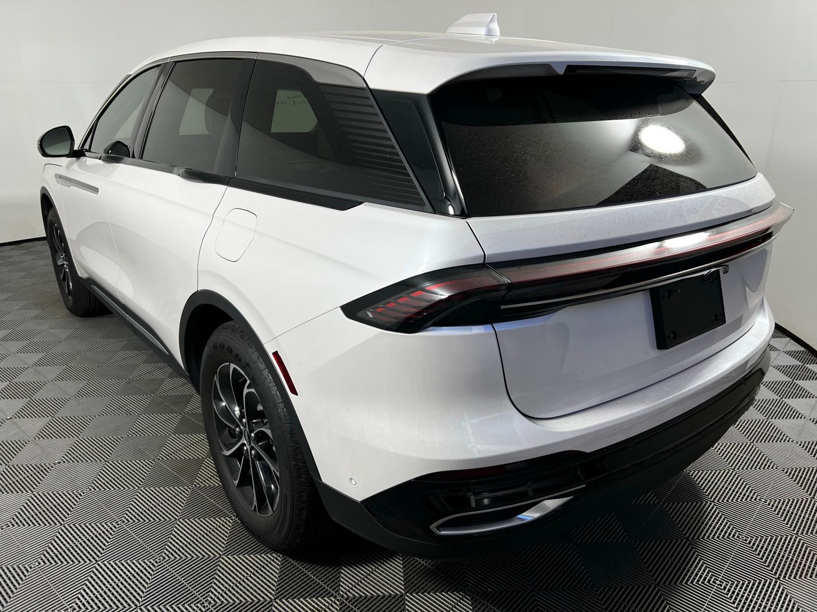 Thumbnail: 2024 Lincoln Nautilus - 7