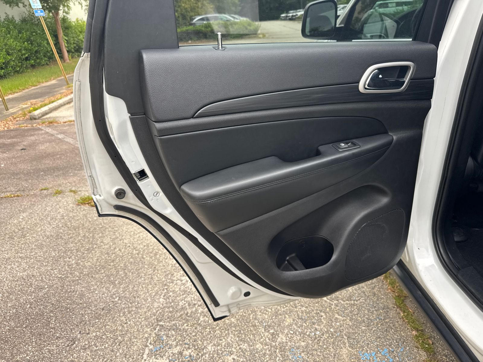 Used 2020 Bright White Clearcoat Jeep **UNDER MARKET** image 20