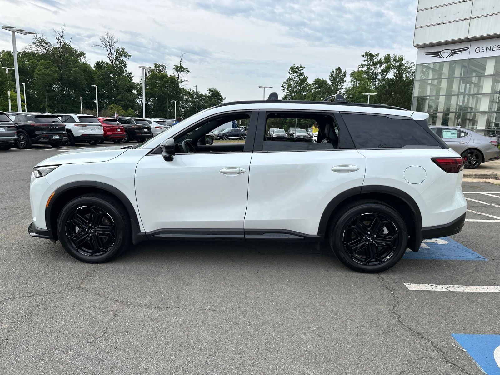 Used 2026 White INFINITI SPORT image 4