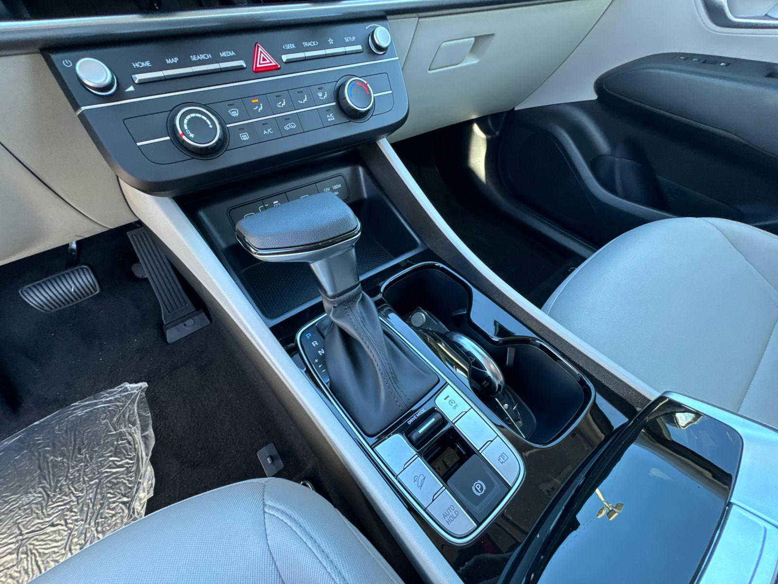 New 2026 Gray HYUNDAI SE image 31