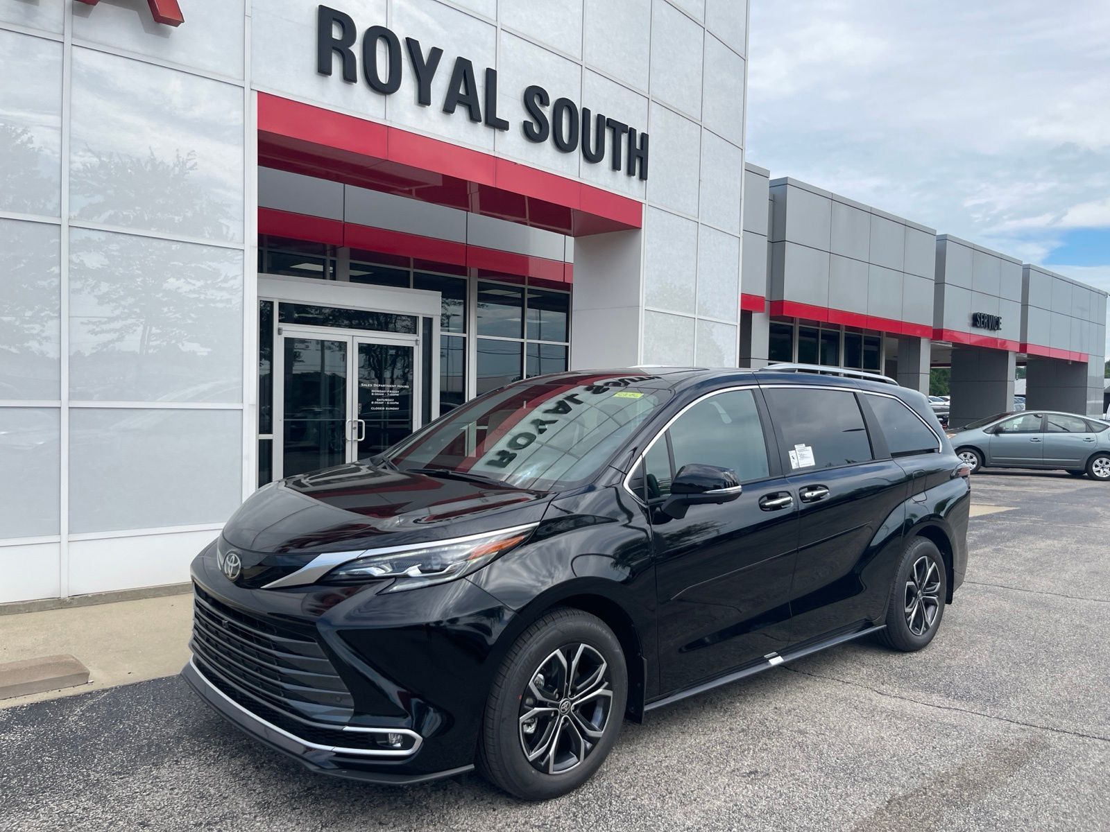 Midnight Black Metallic 2026 Toyota Sienna Minivan All-Wheel Drive Continuously Variable Transmission