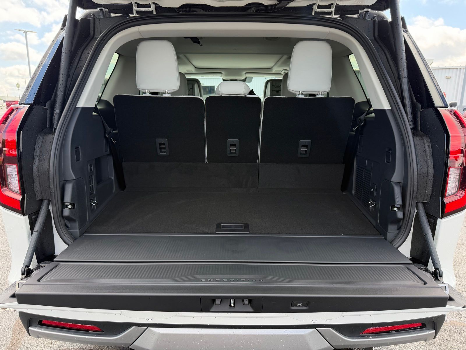 2026 Ford Expedition image 11