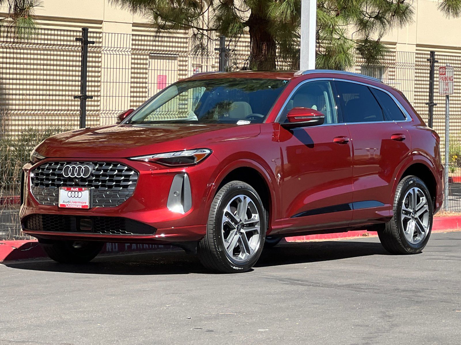 Grenadine Red Metallic 2026 Audi Q5 SUV / Crossover All-Wheel Drive 7-Speed Automatic