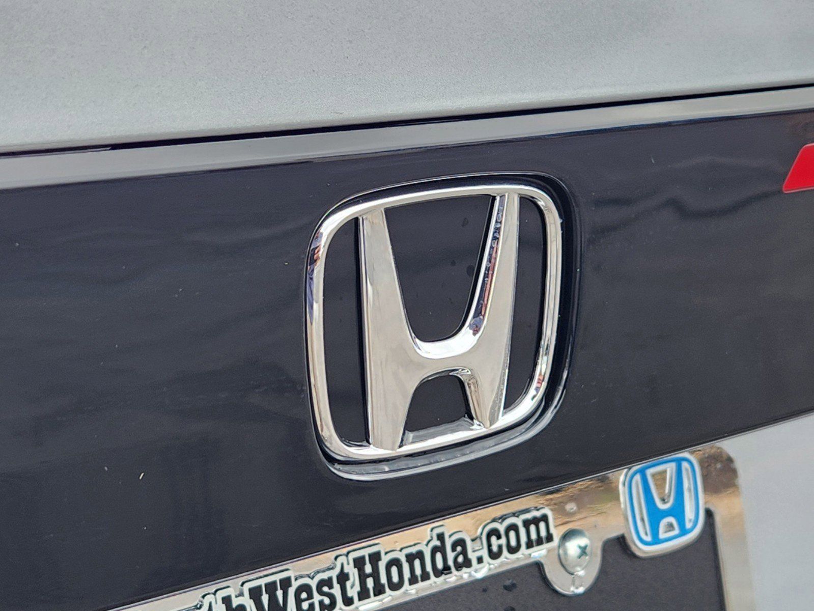 2025 Honda Accord Hybrid Touring 9