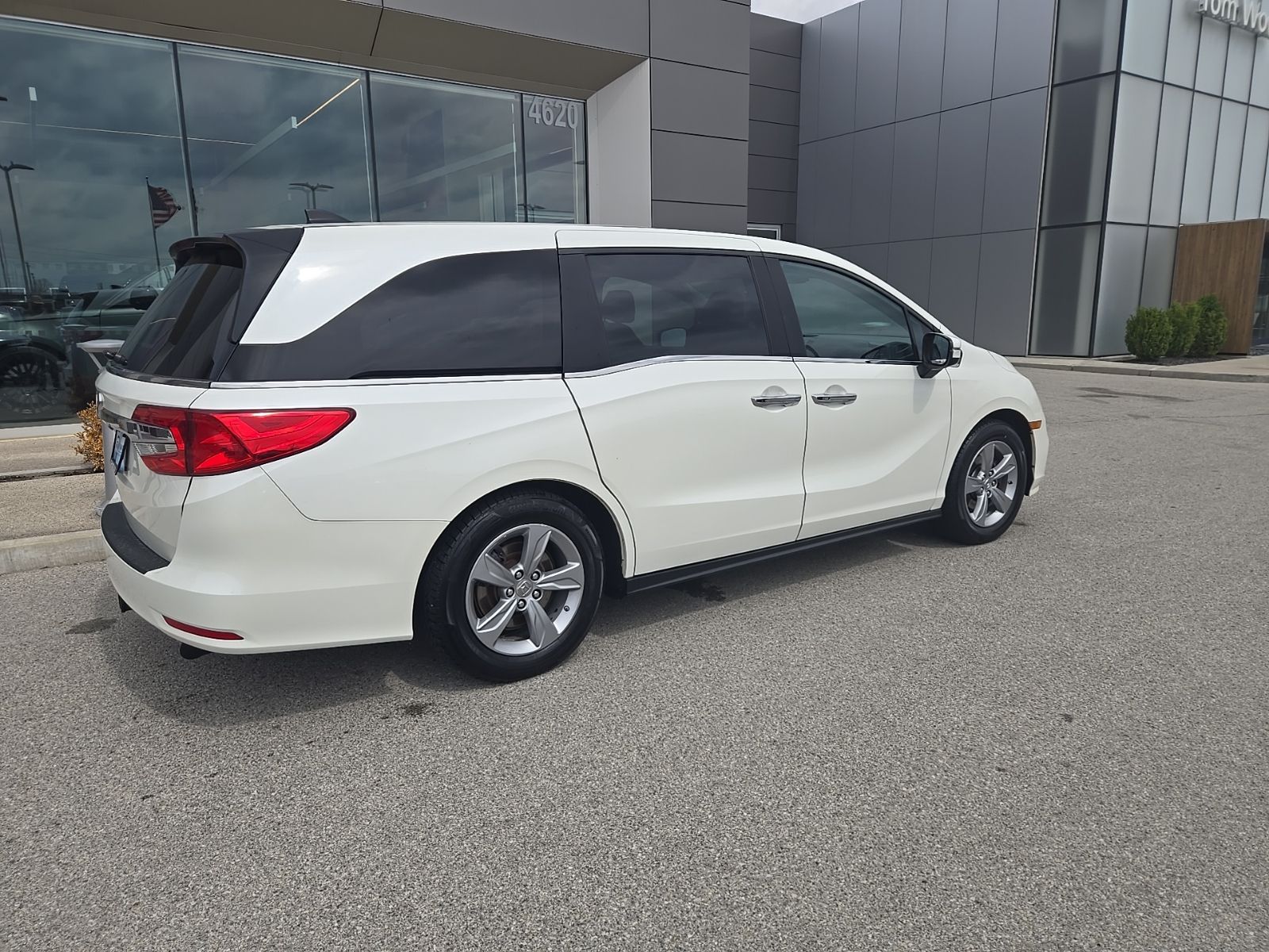 View vehicle photo 2