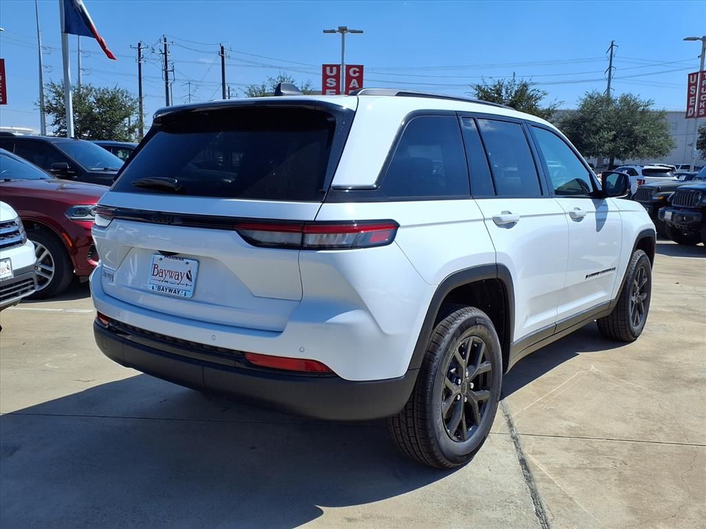 2025 Jeep Grand Cherokee Laredo - 3