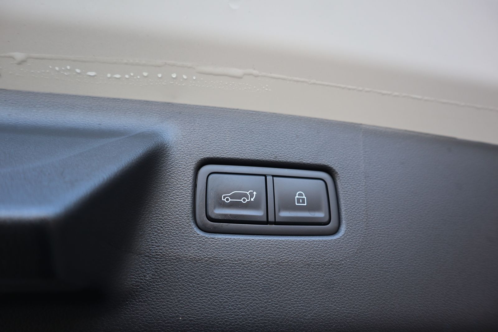 Used 2025 White Hyundai Limited image 24