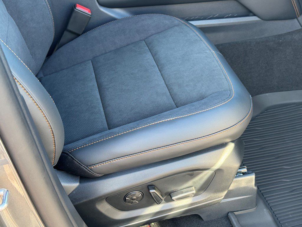 New 2026 Carbonized Gray Metallic Ford Tremor image 10