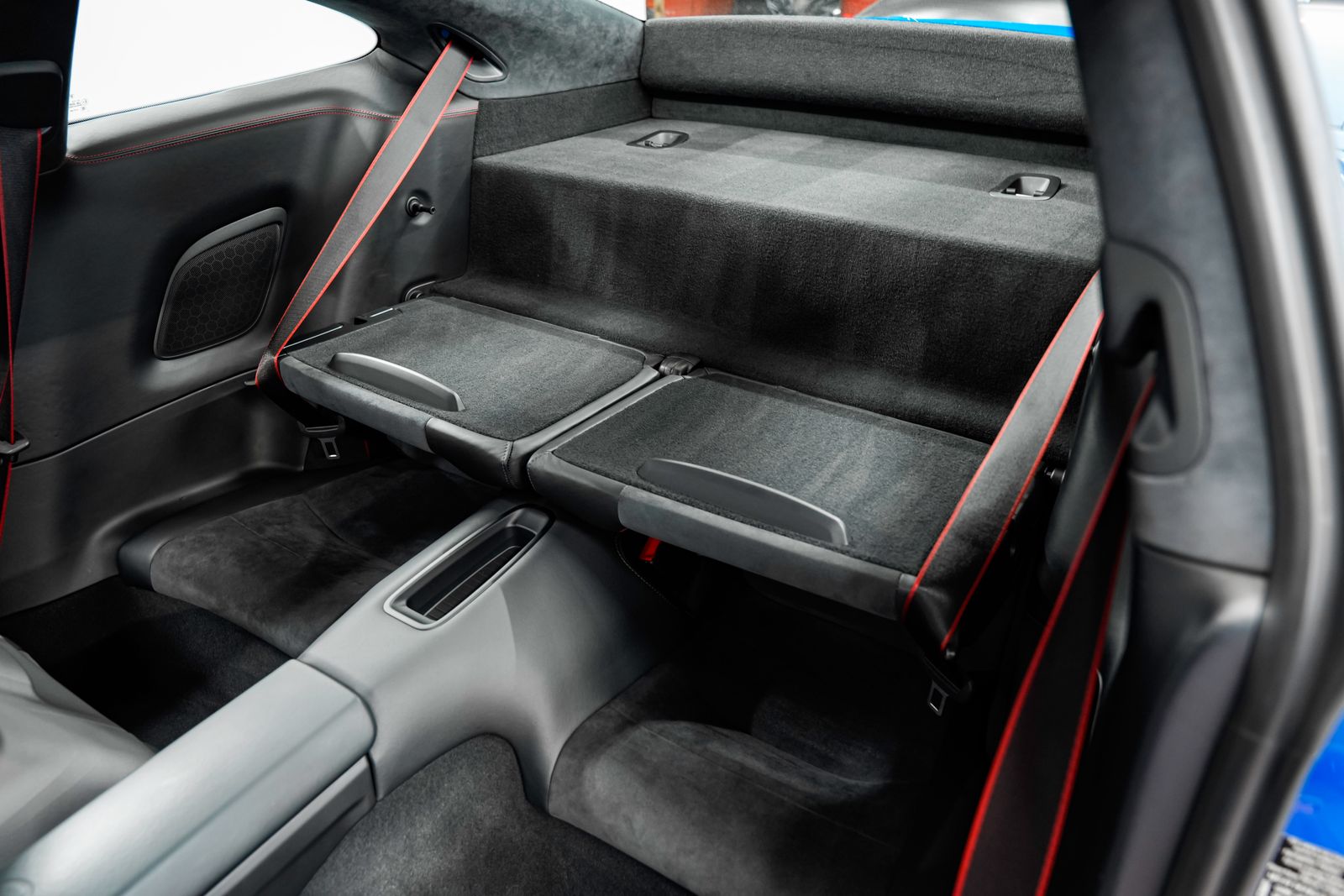 2016 Porsche 911 Carrera GTS — photo 25