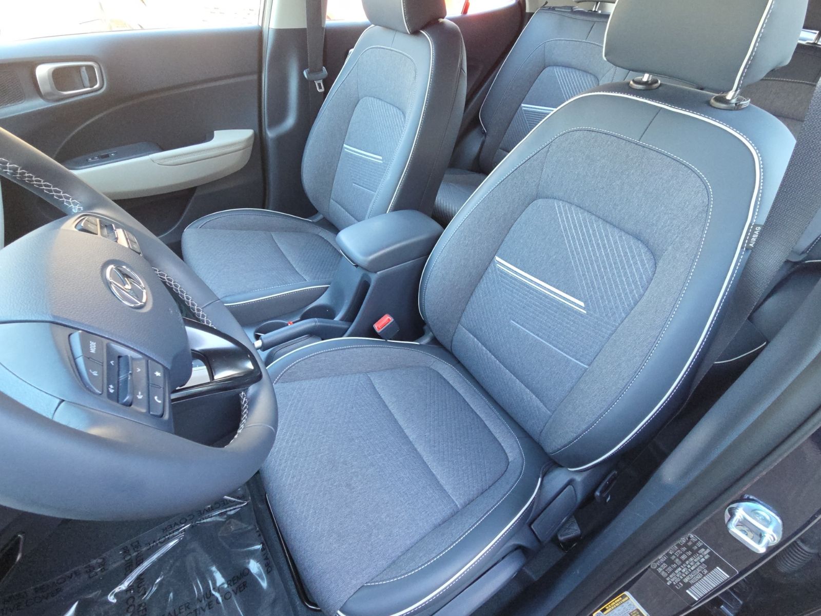 Used 2025 White Hyundai Limited image 9