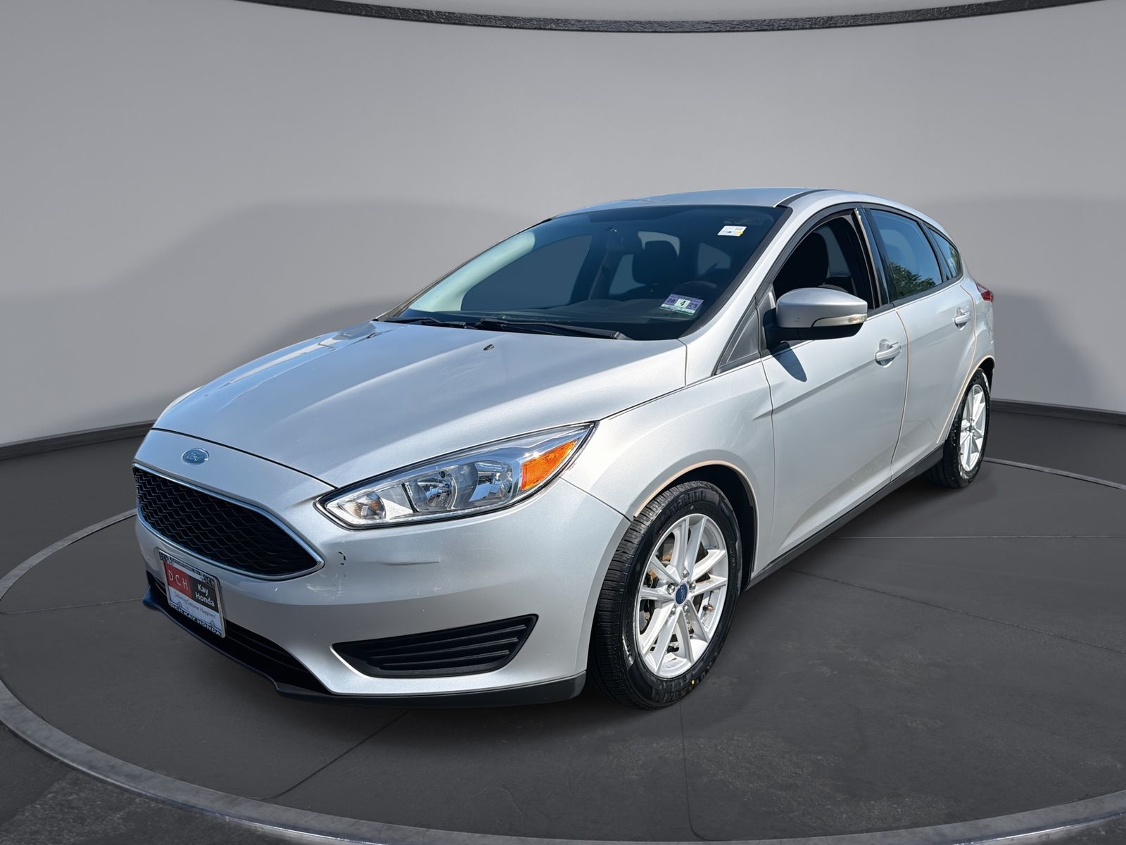Ingot Silver 2015 Ford Focus SE Hatchback Hatchback Front-Wheel Drive 6-Speed Automatic