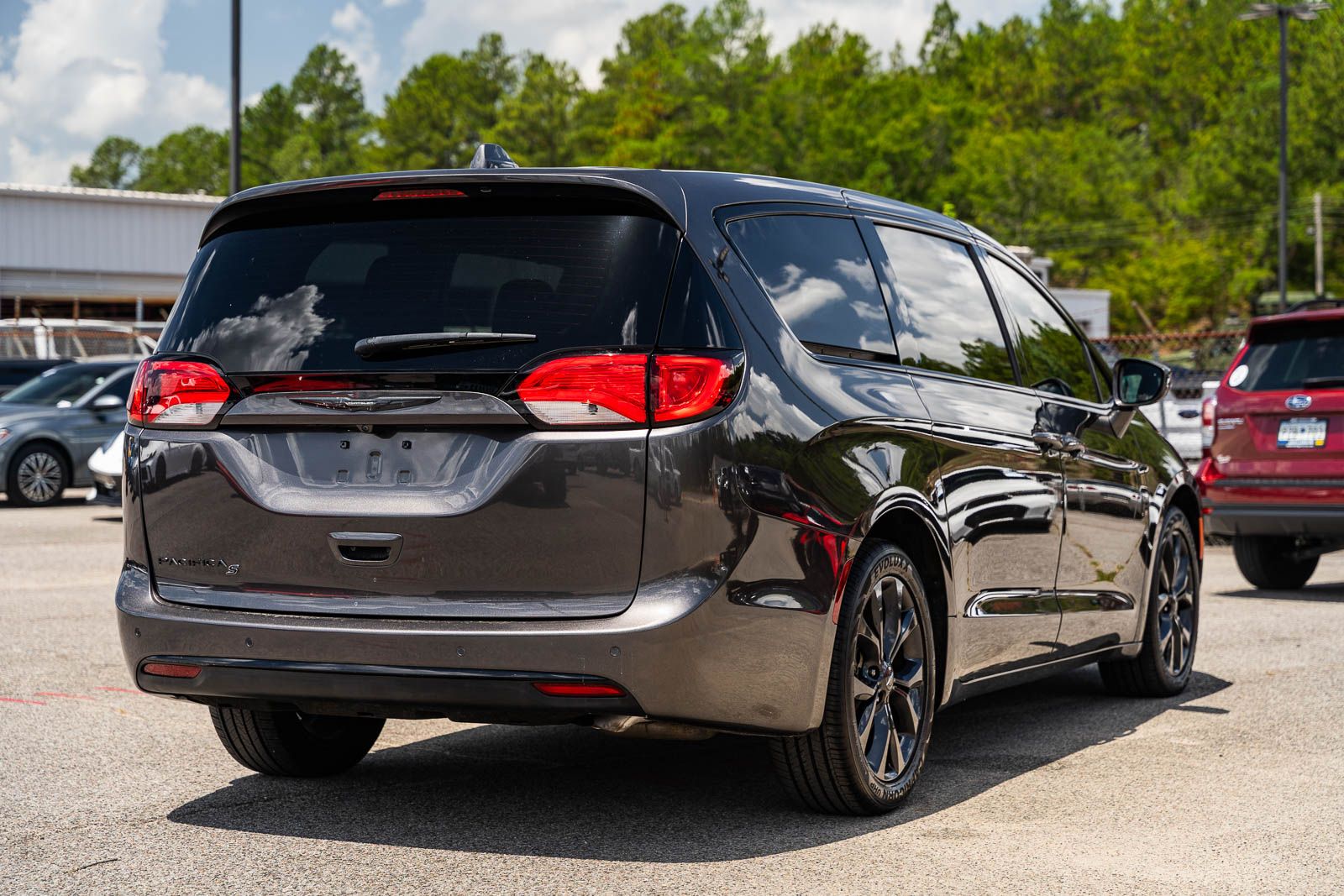 Used 2020 Chrysler Pacifica Van