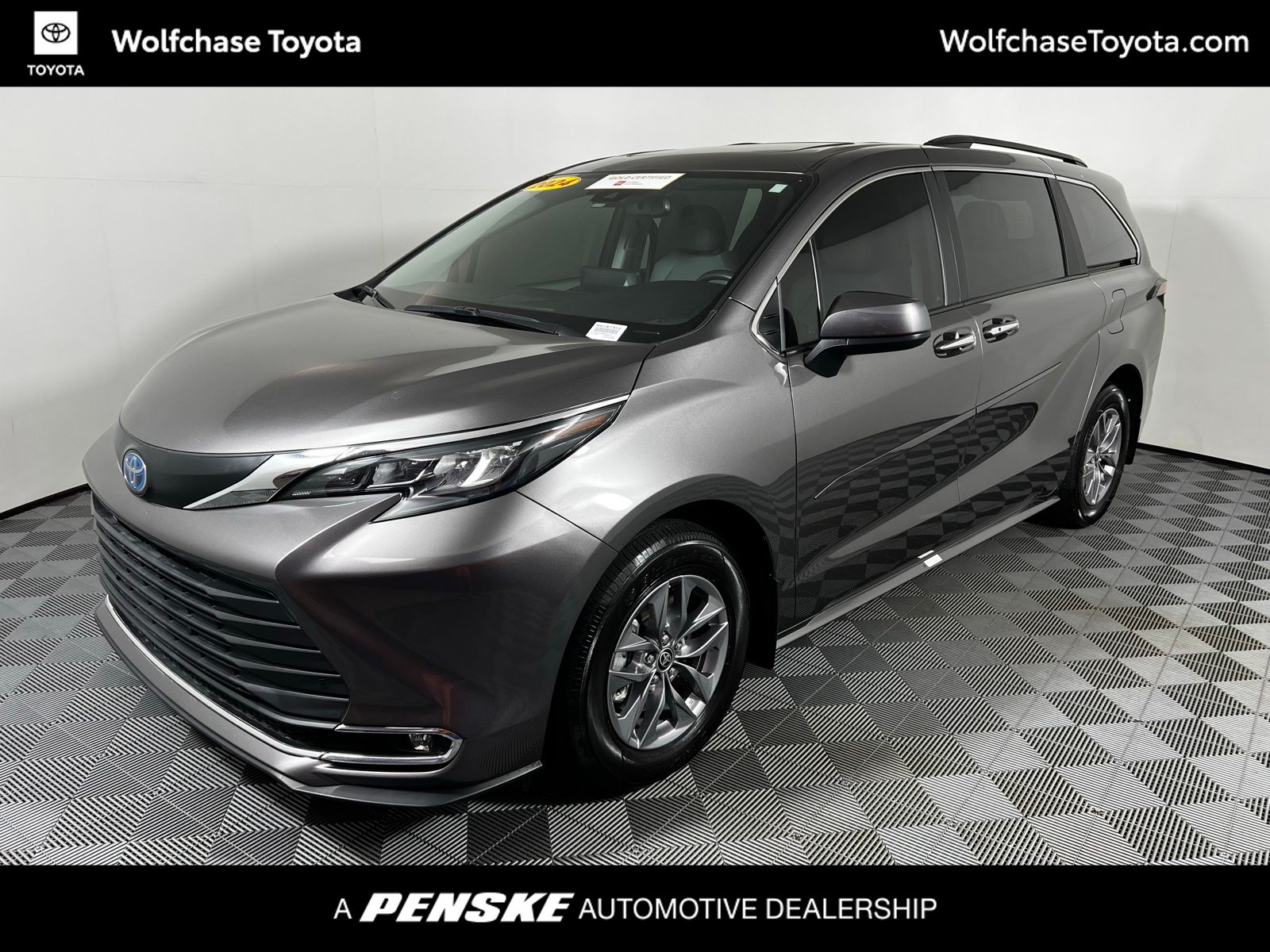 Thumbnail: 2024 Toyota Sienna - 1