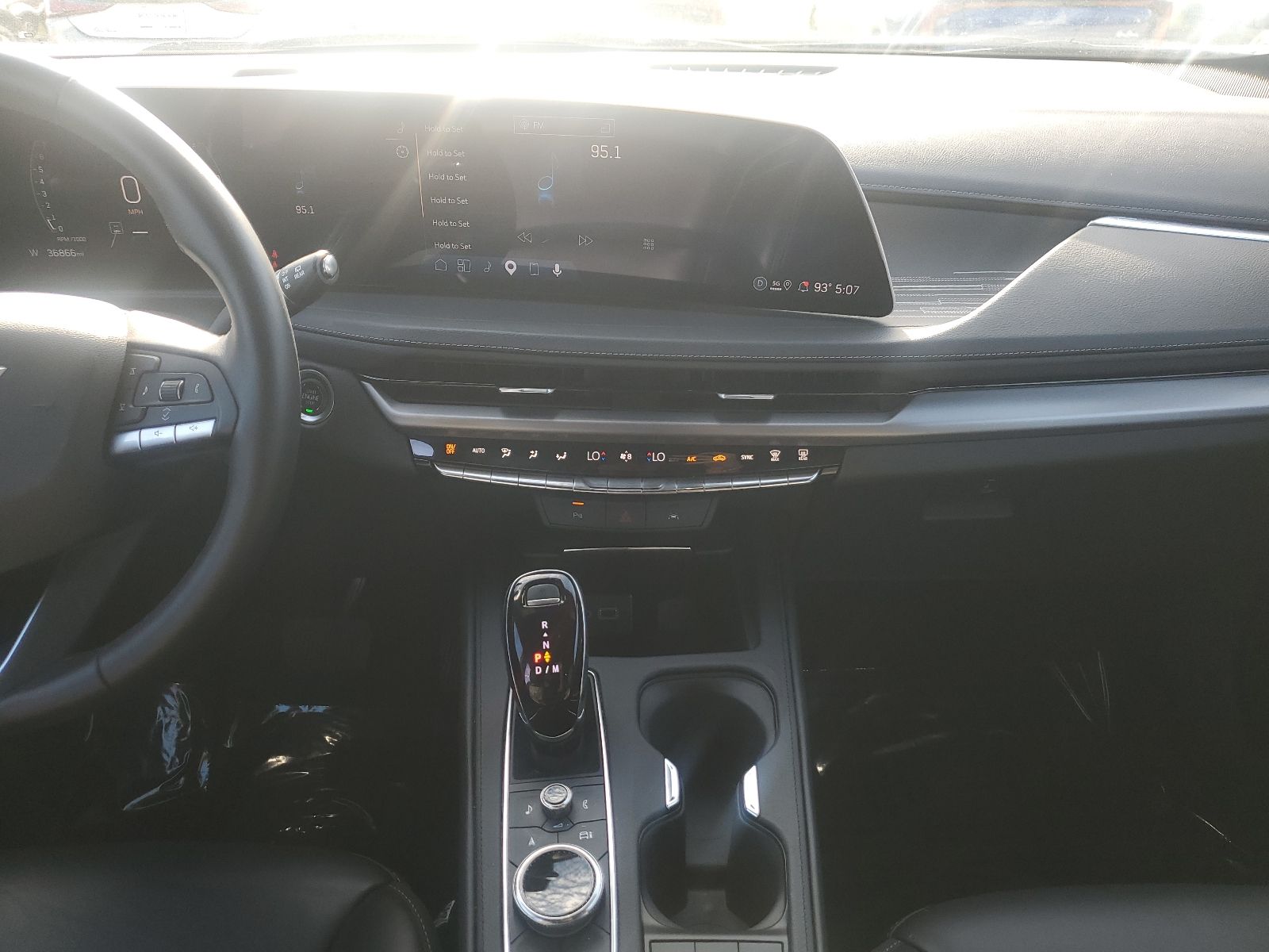 2025 Cadillac XT4 Premium Luxury - 9