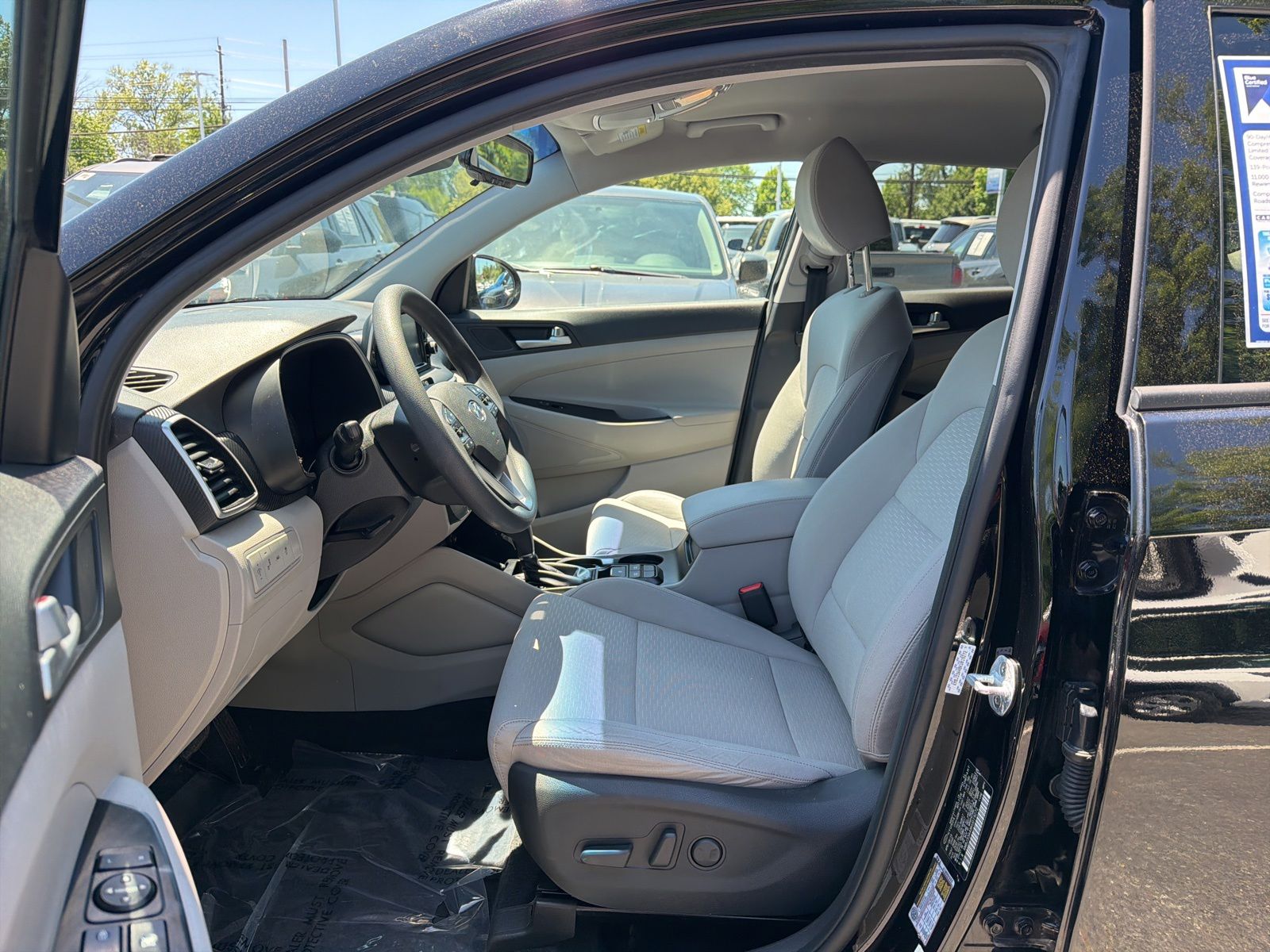 Used 2019 Black Noir Pearl Hyundai Value image 9