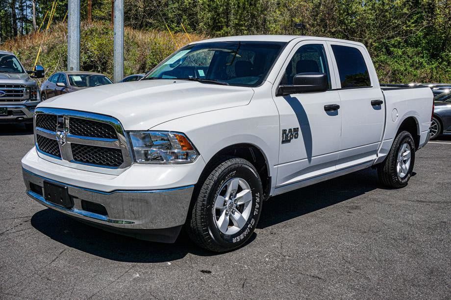 2022 Ram 1500 Classic SLT 2