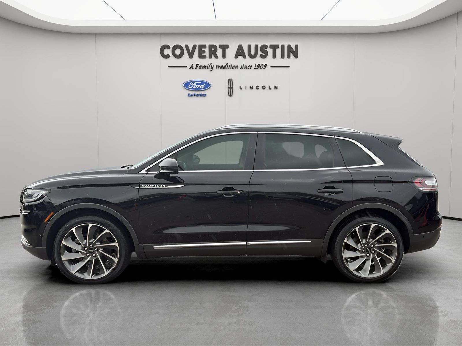 Used Car 2022 Lincoln Nautilus  Reserve For Sale Under $40,000 In Austin, Texas