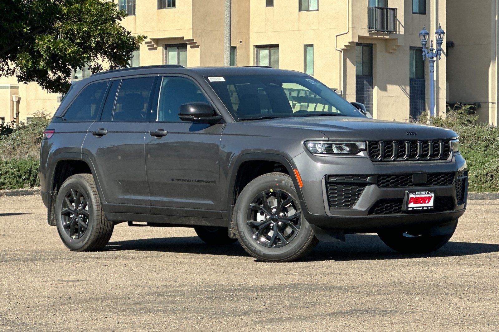 2026 Jeep Grand Cherokee Altitude 4WD