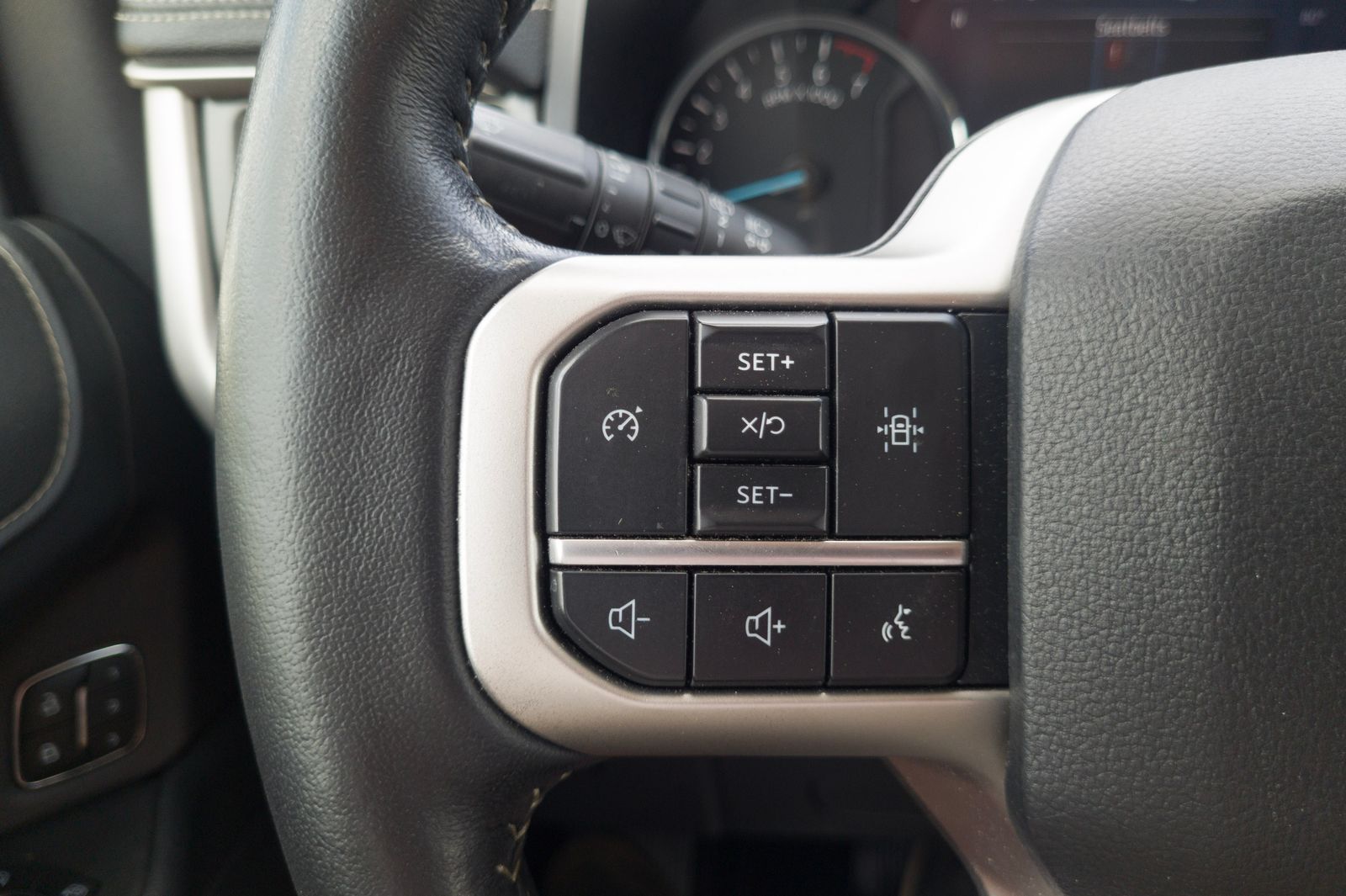 Used 2024 Black Ford XLT image 25