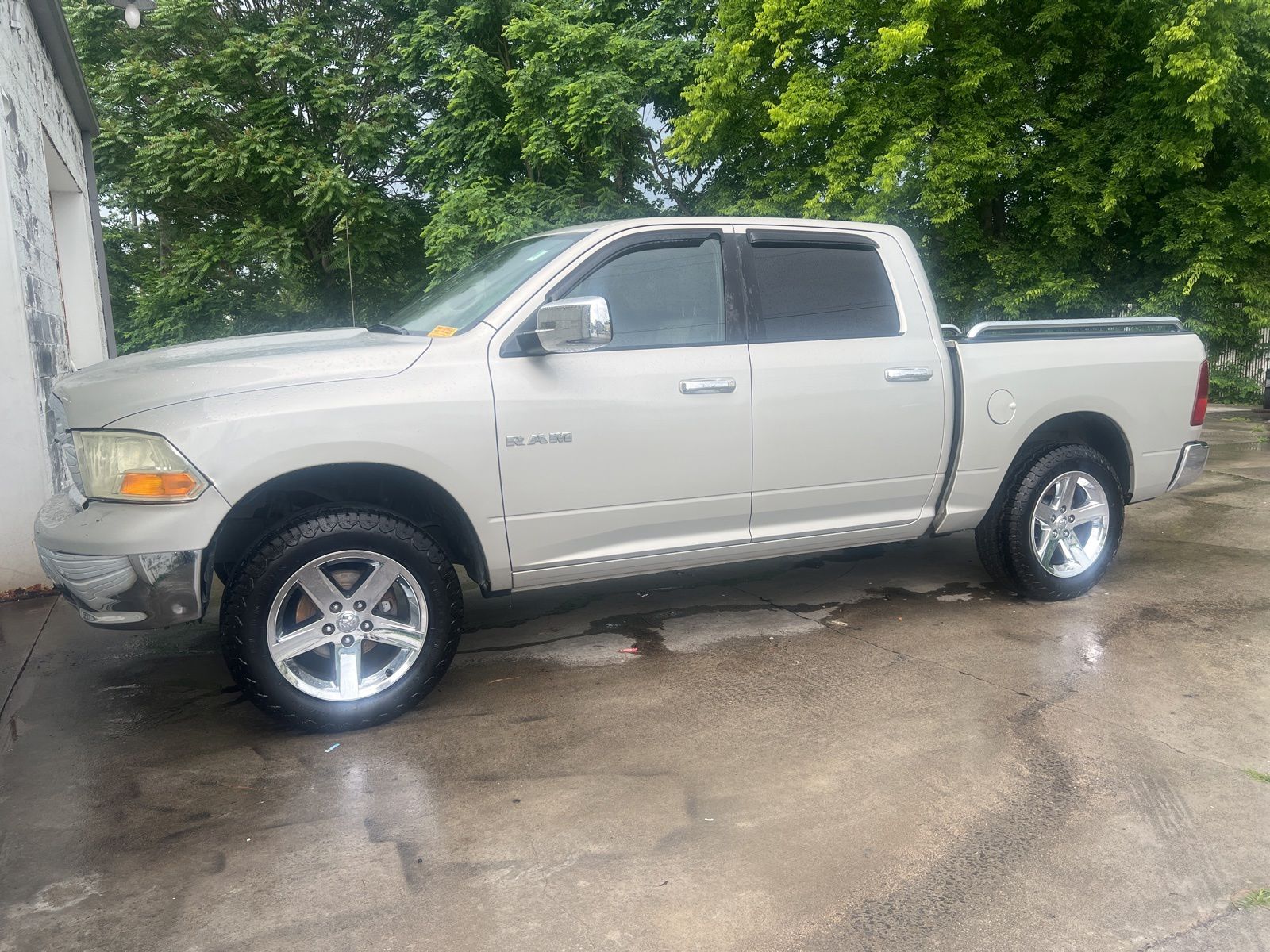 Silver 2010 Dodge RAM 1500 SLT Crew Cab RWD Pickup Truck 4X2 5-Speed Automatic