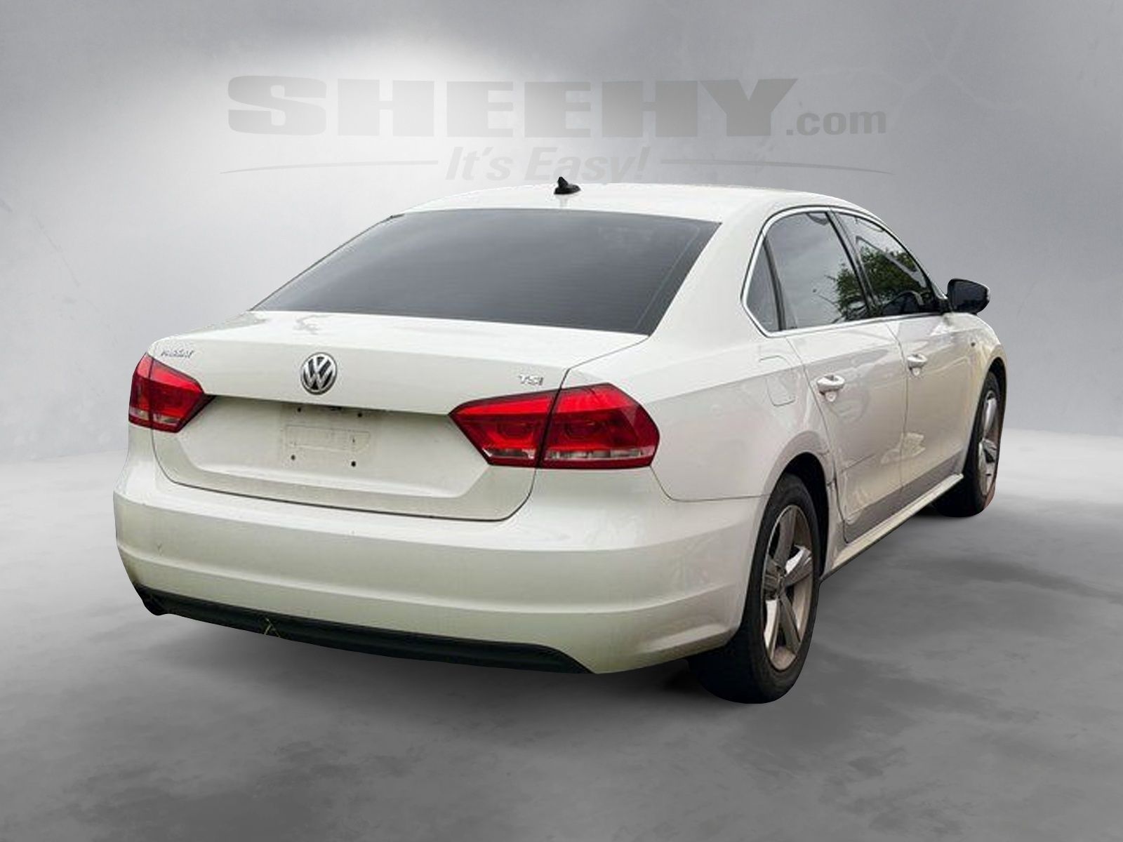Used 2015 White Volkswagen 1.8T Limited Edition image 4